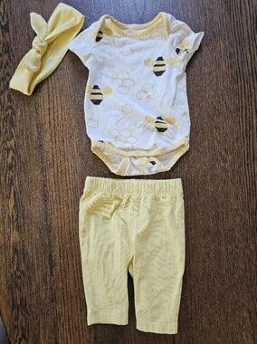 Monica + Andy Yellow Bee Print 3-Piece Set Size 0-3 Months